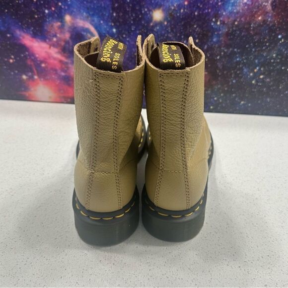 NEW Dr. Martens Women's 1460 Pascal Virginia Leather Boots Savannah Tan Sz 6 US - Picture 3 of 8